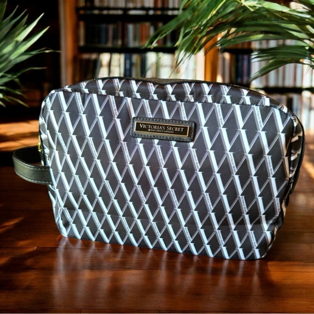VICTORIA’S SECRET Bondstreet London Black, White & Grey Makeup Travel Bag